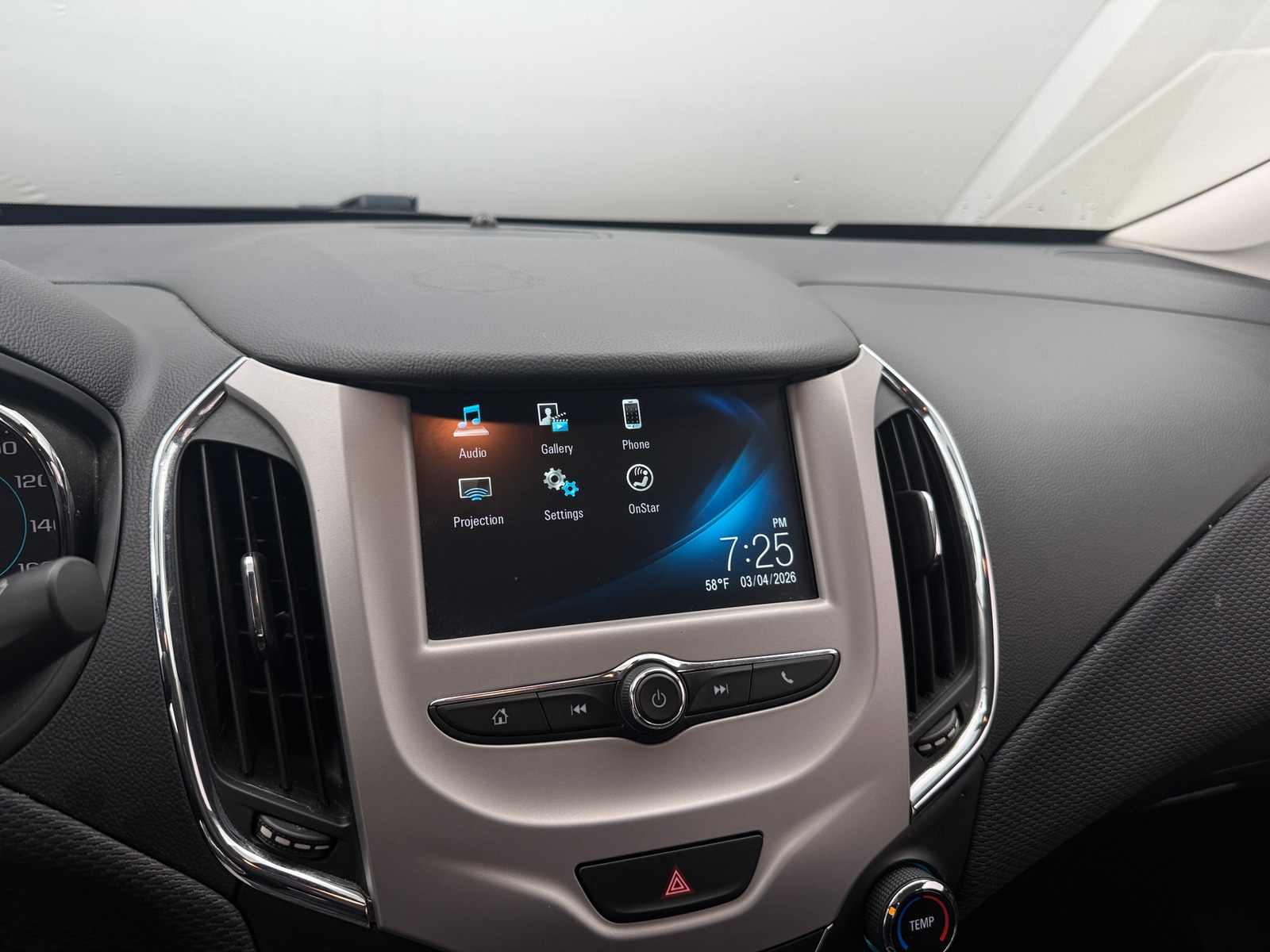 Thumbnail: 2018 Chevrolet Cruze - 4