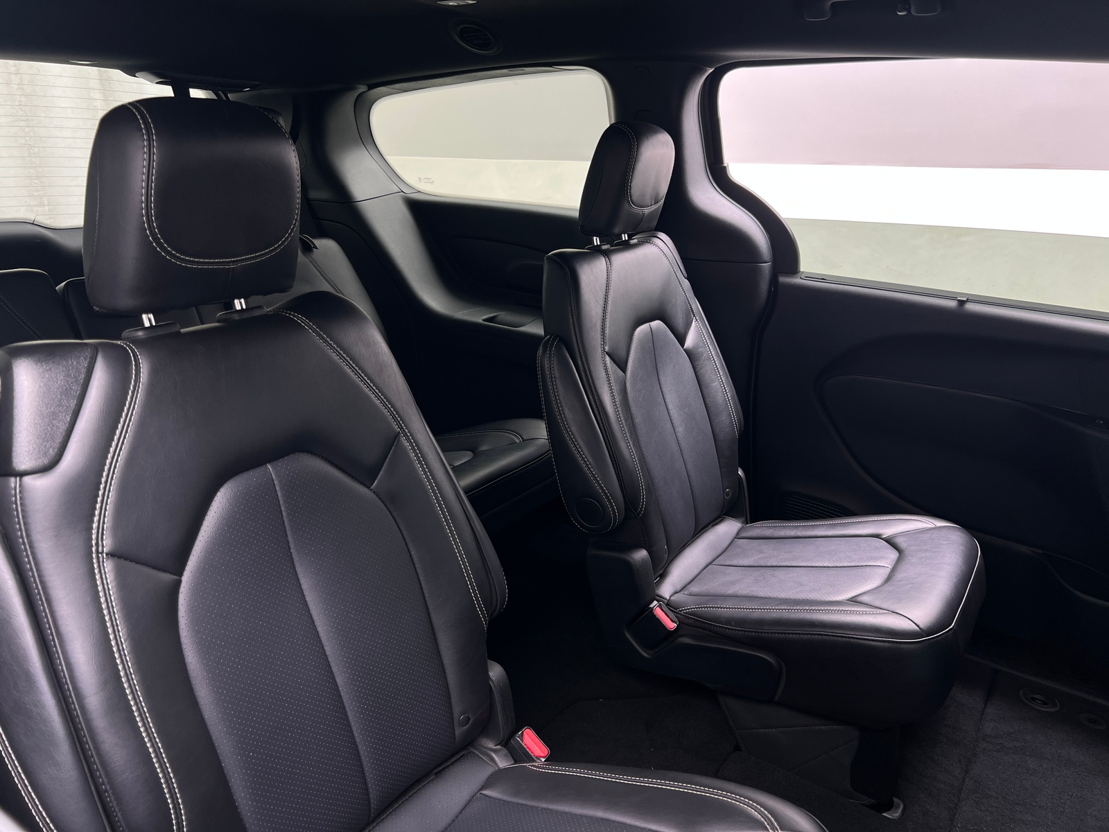 Thumbnail: 2025 Chrysler Pacifica - 5