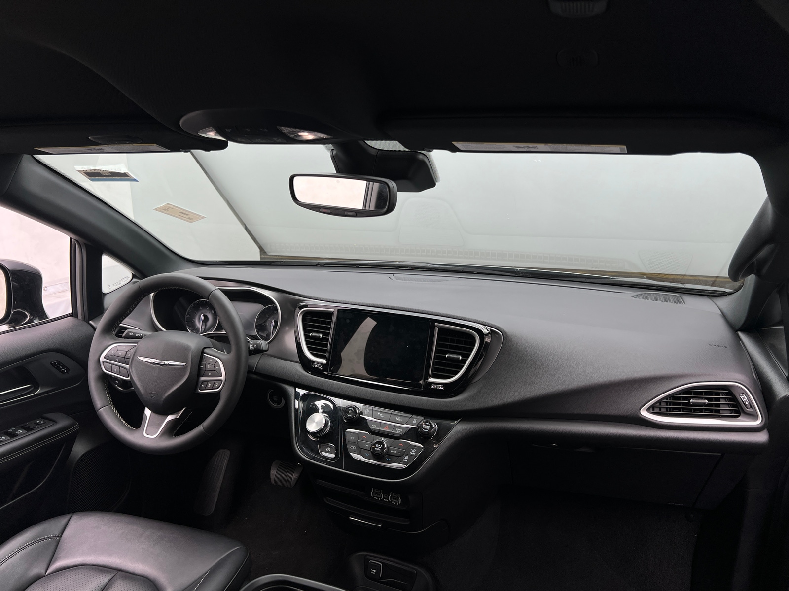 Thumbnail: 2025 Chrysler Pacifica - 2