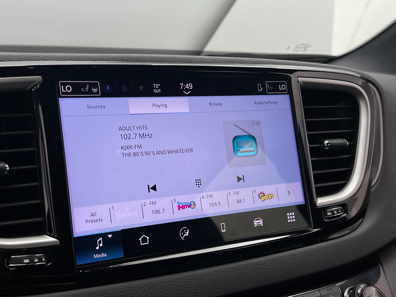 Thumbnail: 2025 Chrysler Pacifica - 3