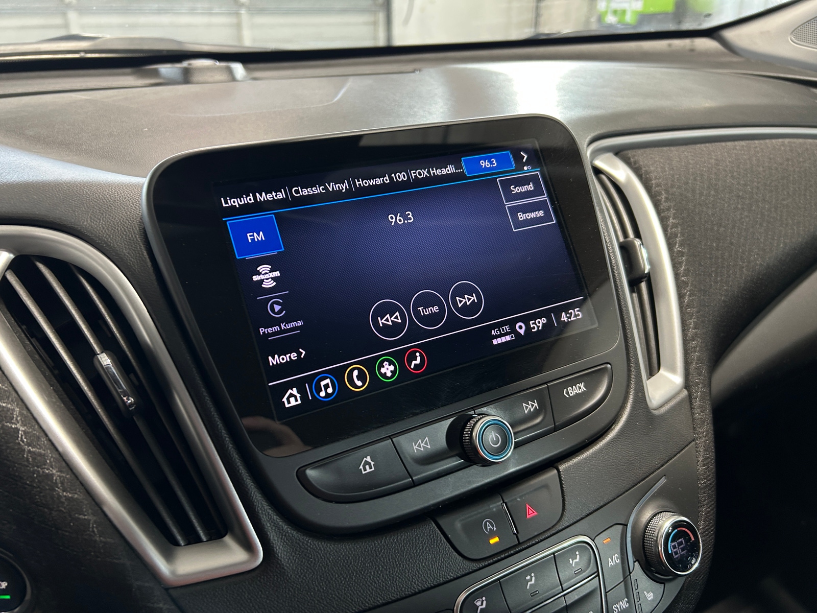 Thumbnail: 2024 Chevrolet Malibu - 4