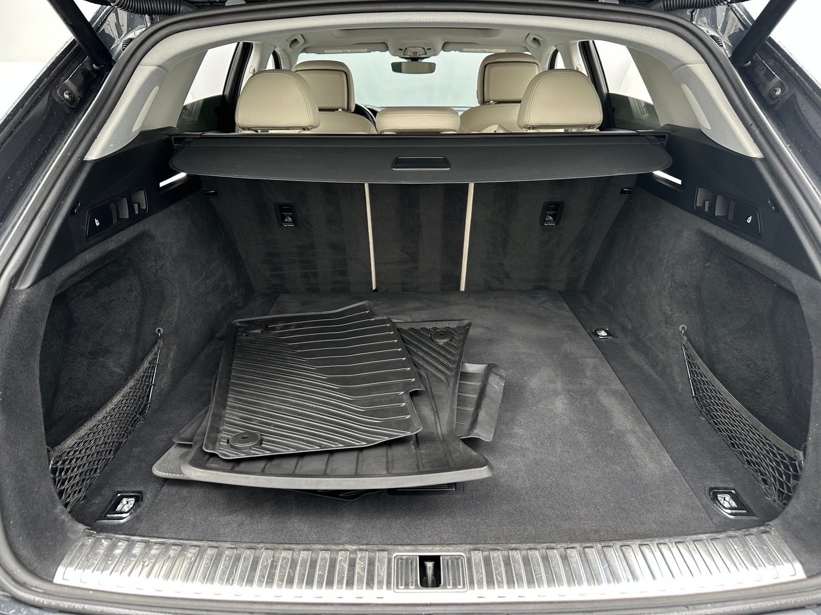 Thumbnail: 2019 Audi e-tron - 6