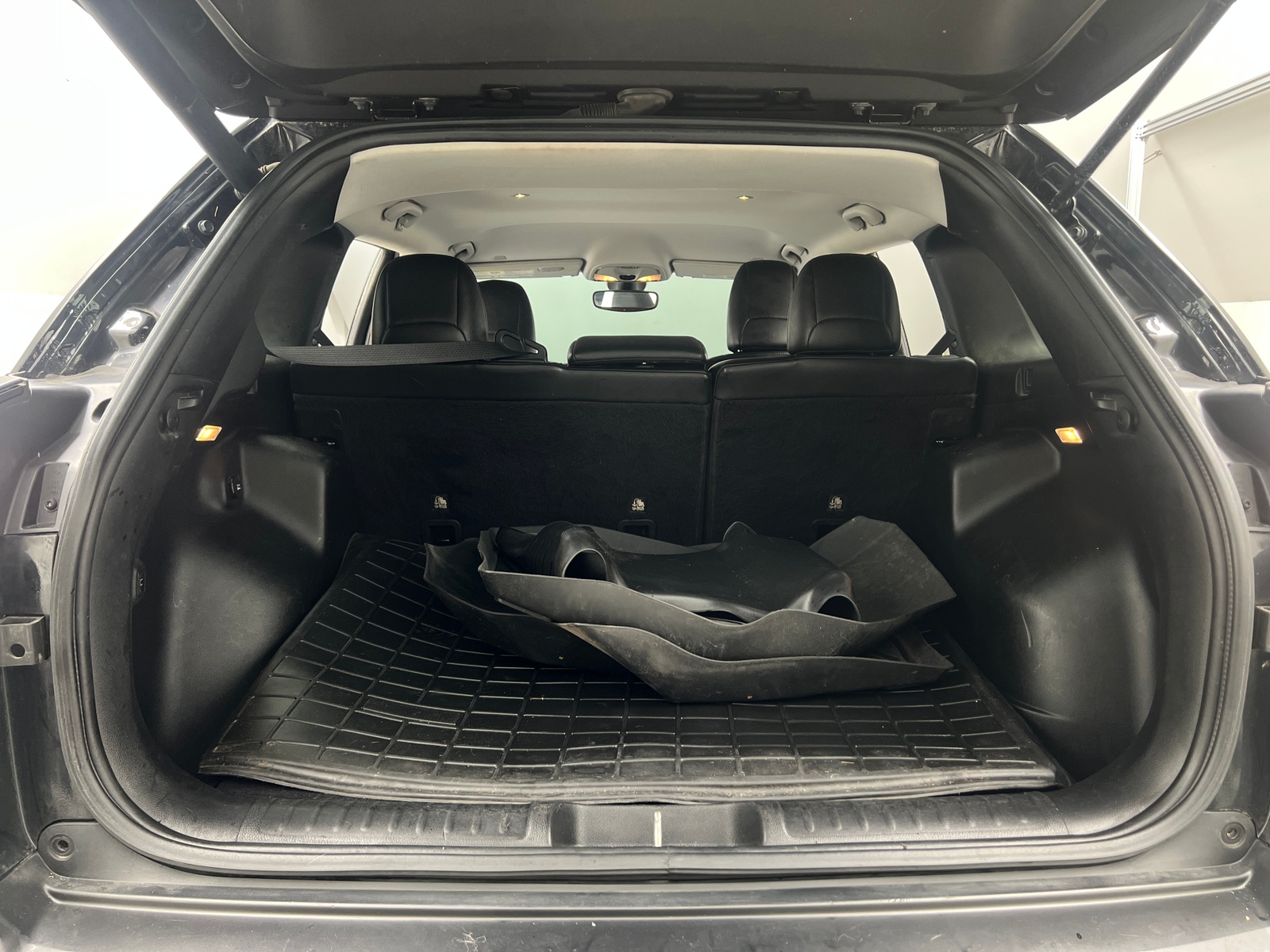 Thumbnail: 2019 Jeep Cherokee - 6