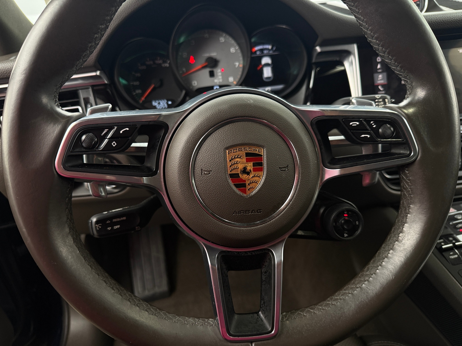 Thumbnail: 2019 Porsche Macan - 4