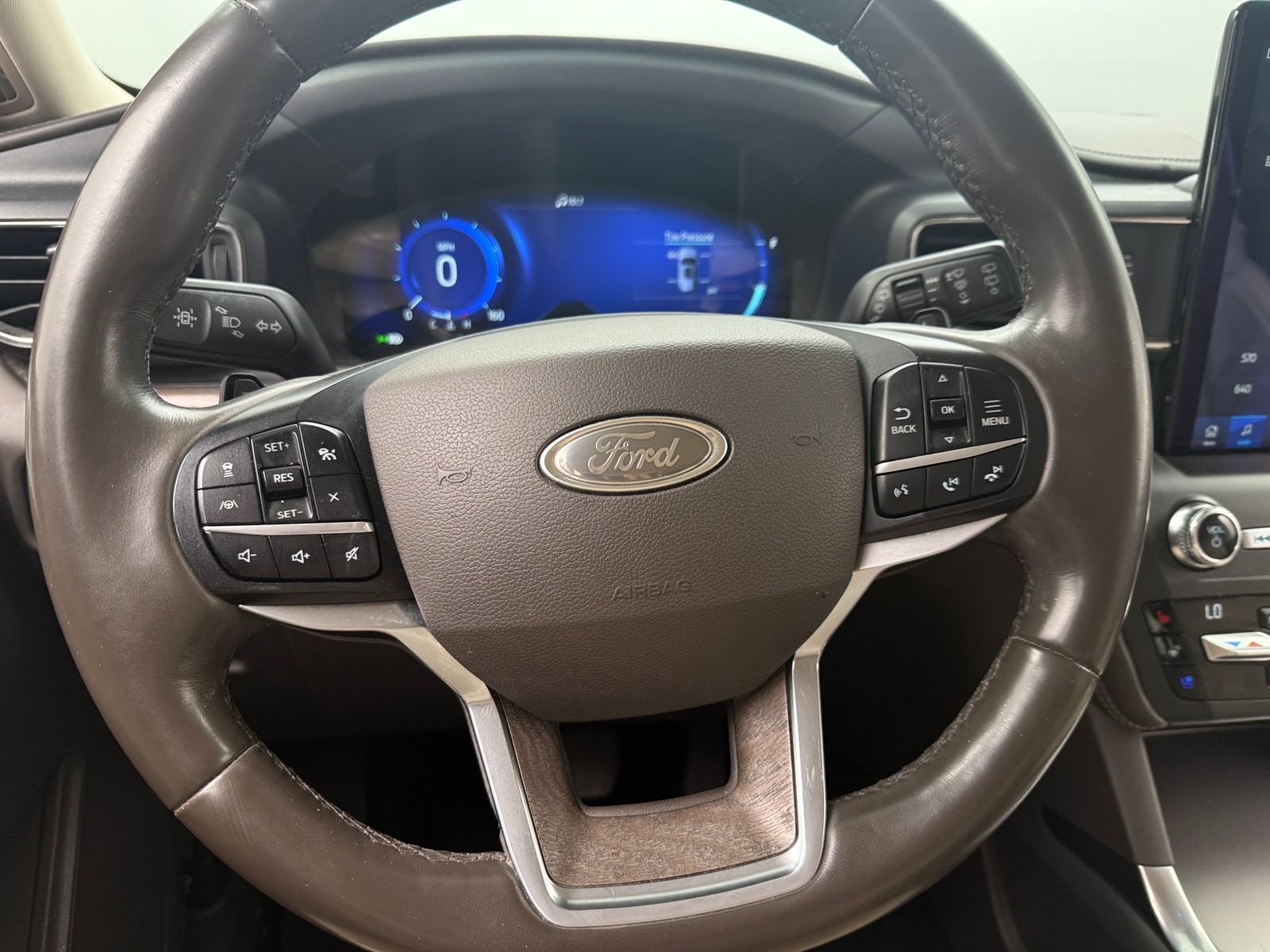 Thumbnail: 2020 Ford Explorer - 4