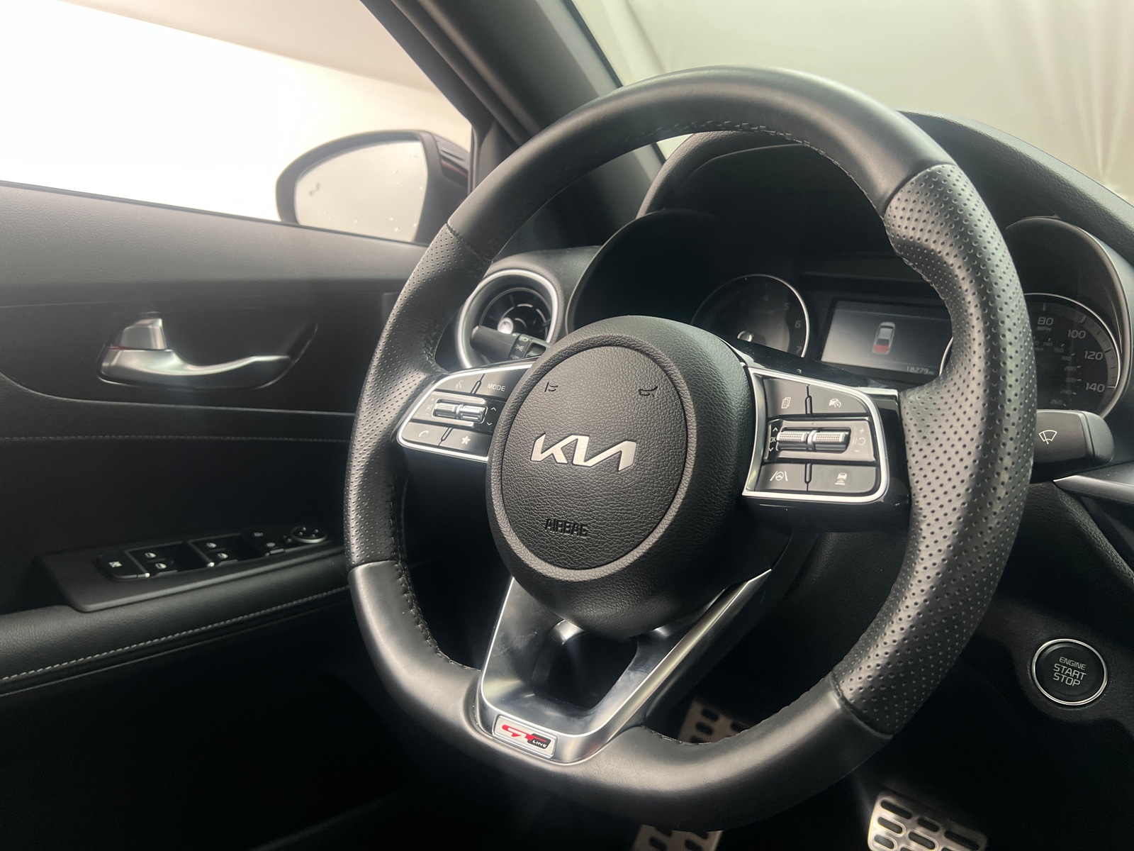 Thumbnail: 2024 Kia Forte - 4