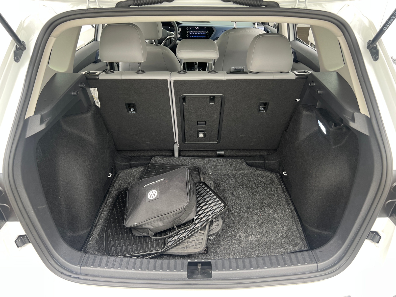 Thumbnail: 2024 Volkswagen Taos - 6