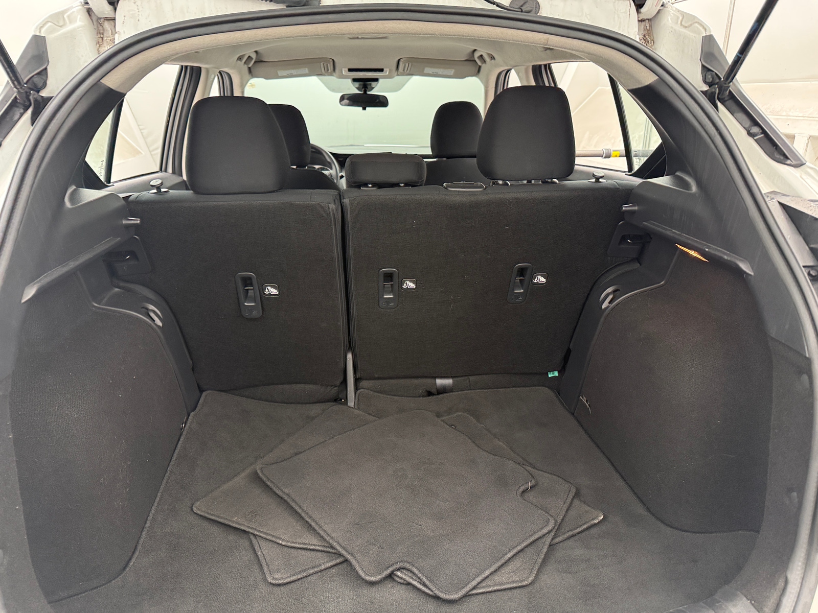 Thumbnail: 2023 Nissan Kicks - 7