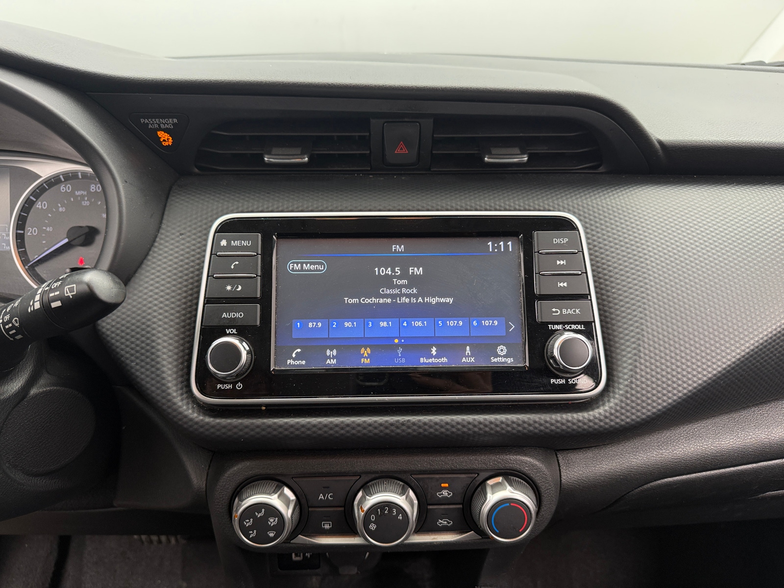 Thumbnail: 2023 Nissan Kicks - 4