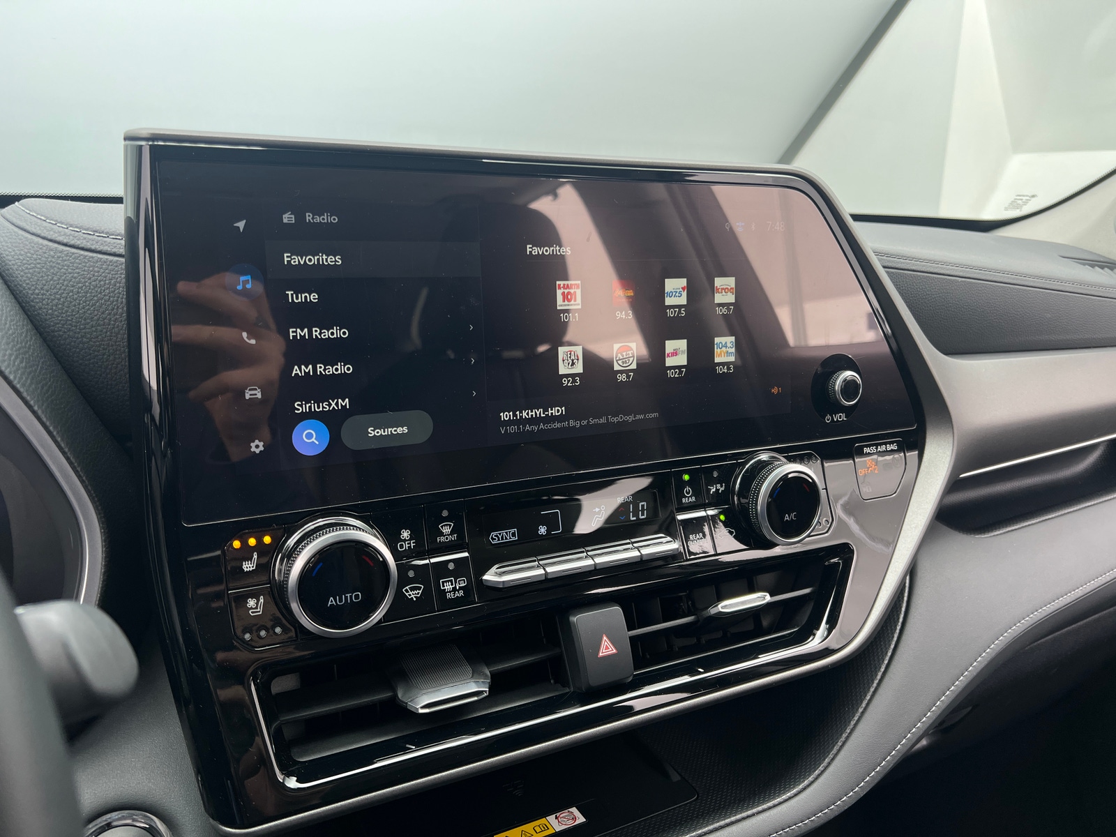 Thumbnail: 2023 Toyota Highlander - 3