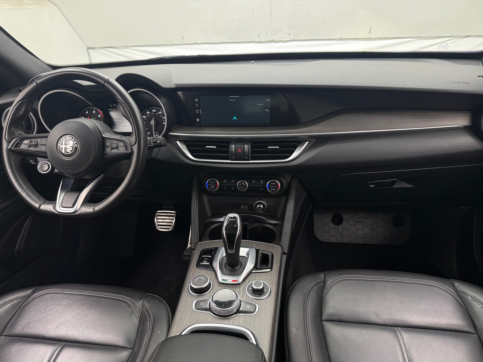 Thumbnail: 2023 Alfa Romeo Stelvio - 2