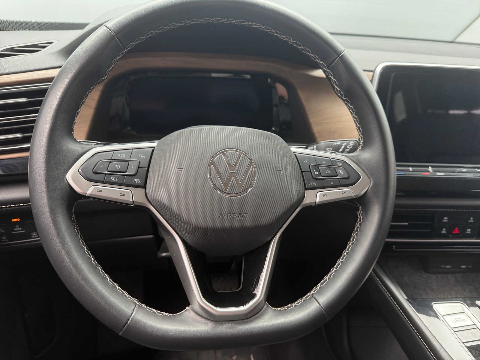 Thumbnail: 2024 Volkswagen Atlas - 4