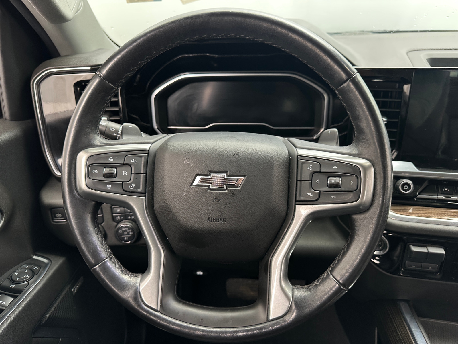 Thumbnail: 2022 Chevrolet Silverado 1500 - 5