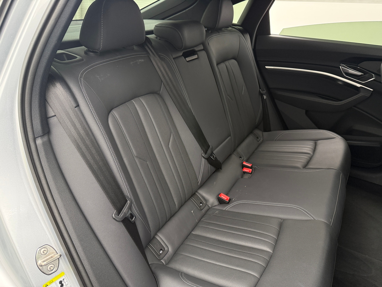 Thumbnail: 2023 Audi e-tron S - 5