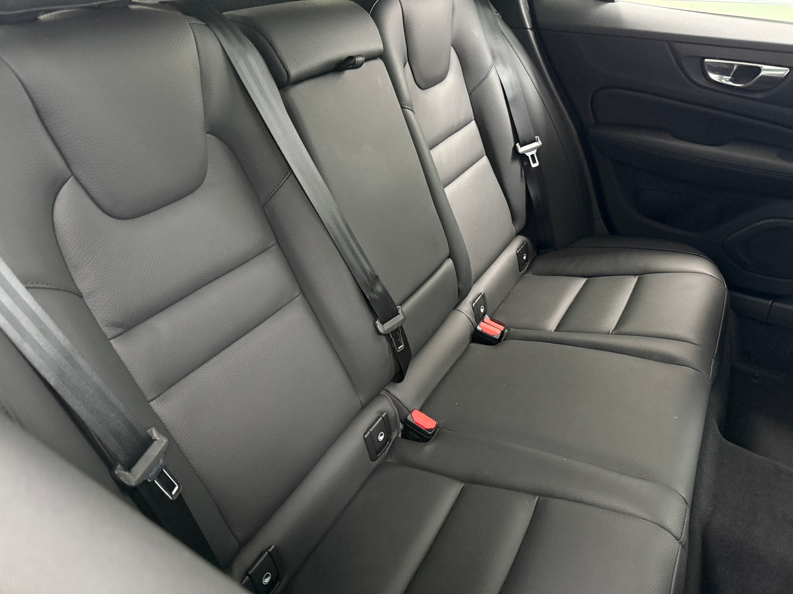 Thumbnail: 2025 Volvo V60 - 5