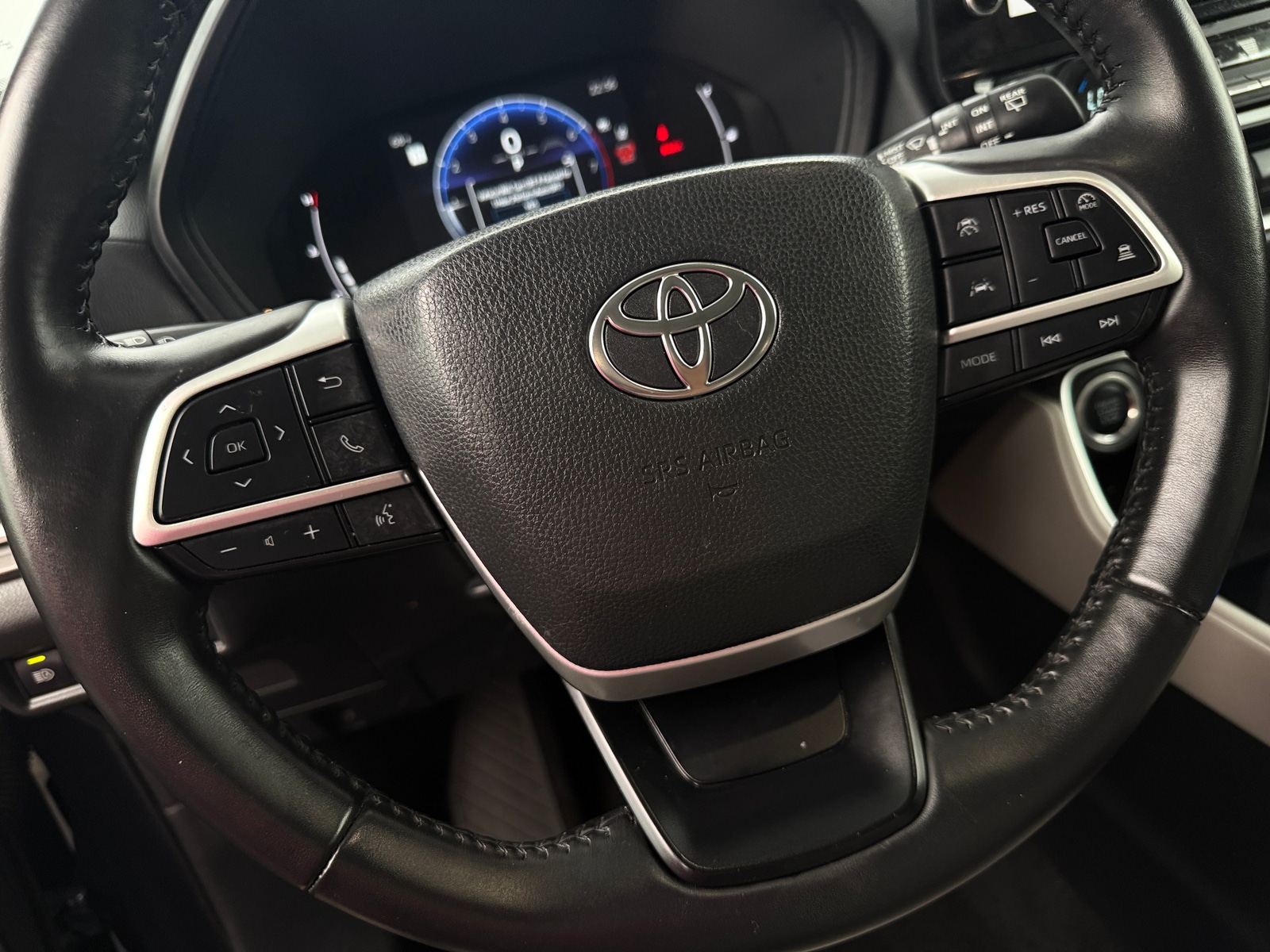 Thumbnail: 2024 Toyota Grand Highlander - 4