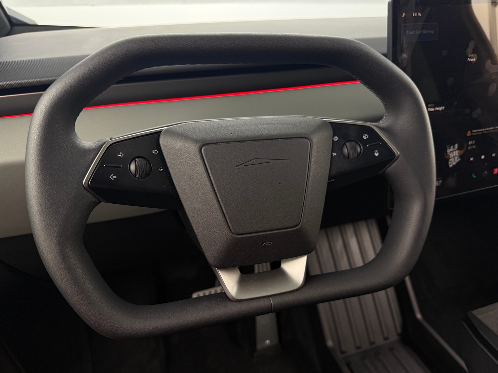 Thumbnail: 2025 Tesla Cybertruck - 4