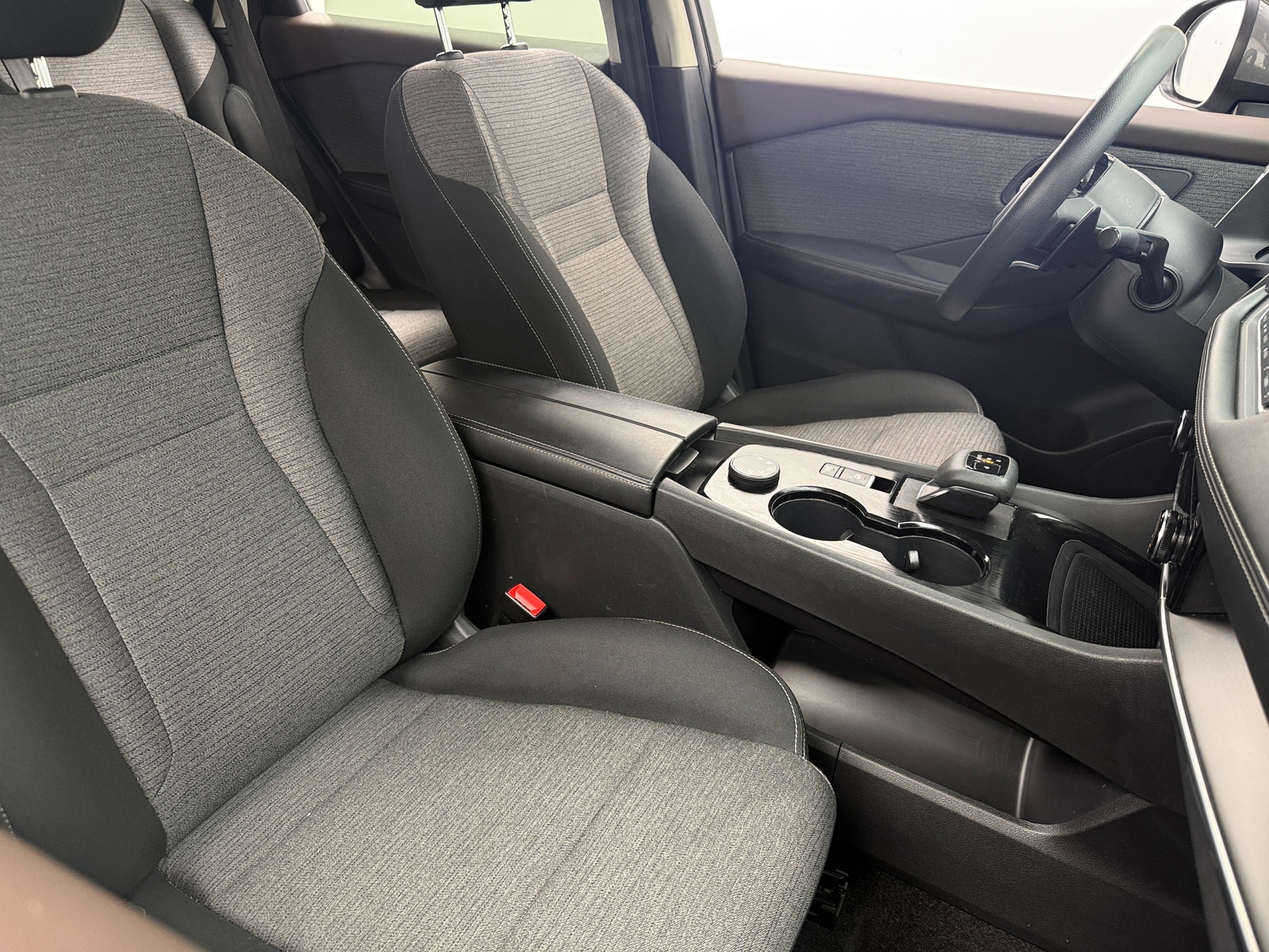 Thumbnail: 2022 Nissan Rogue - 2