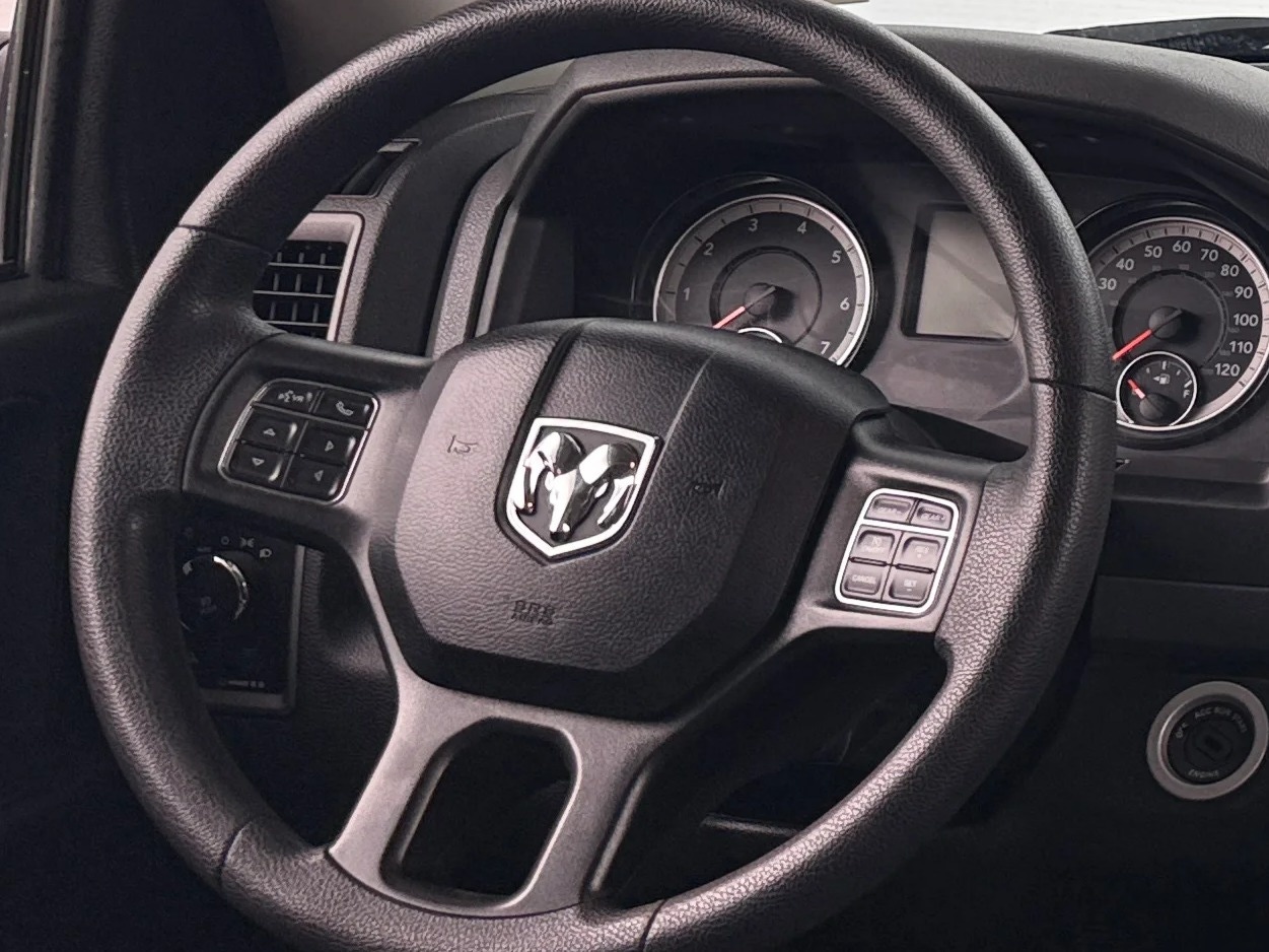 Thumbnail: 2019 RAM 1500 Classic - 4