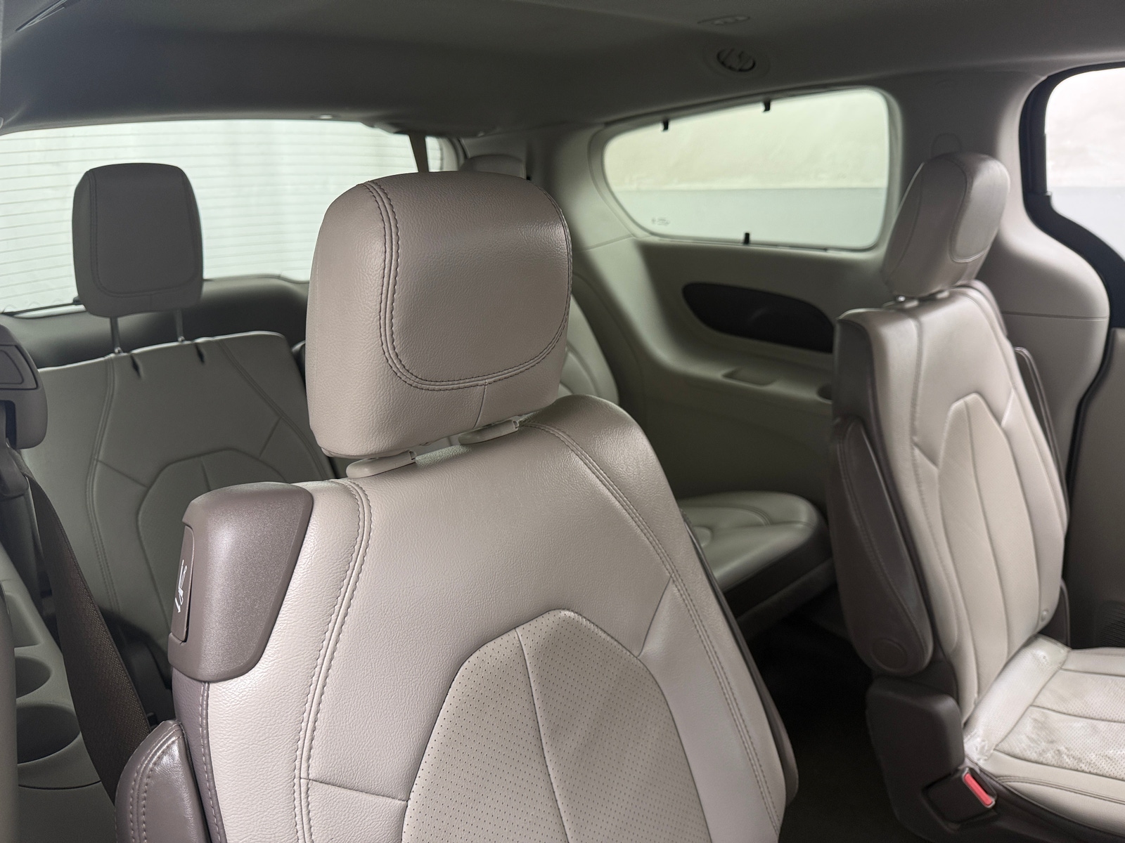 Thumbnail: 2018 Chrysler Pacifica - 6