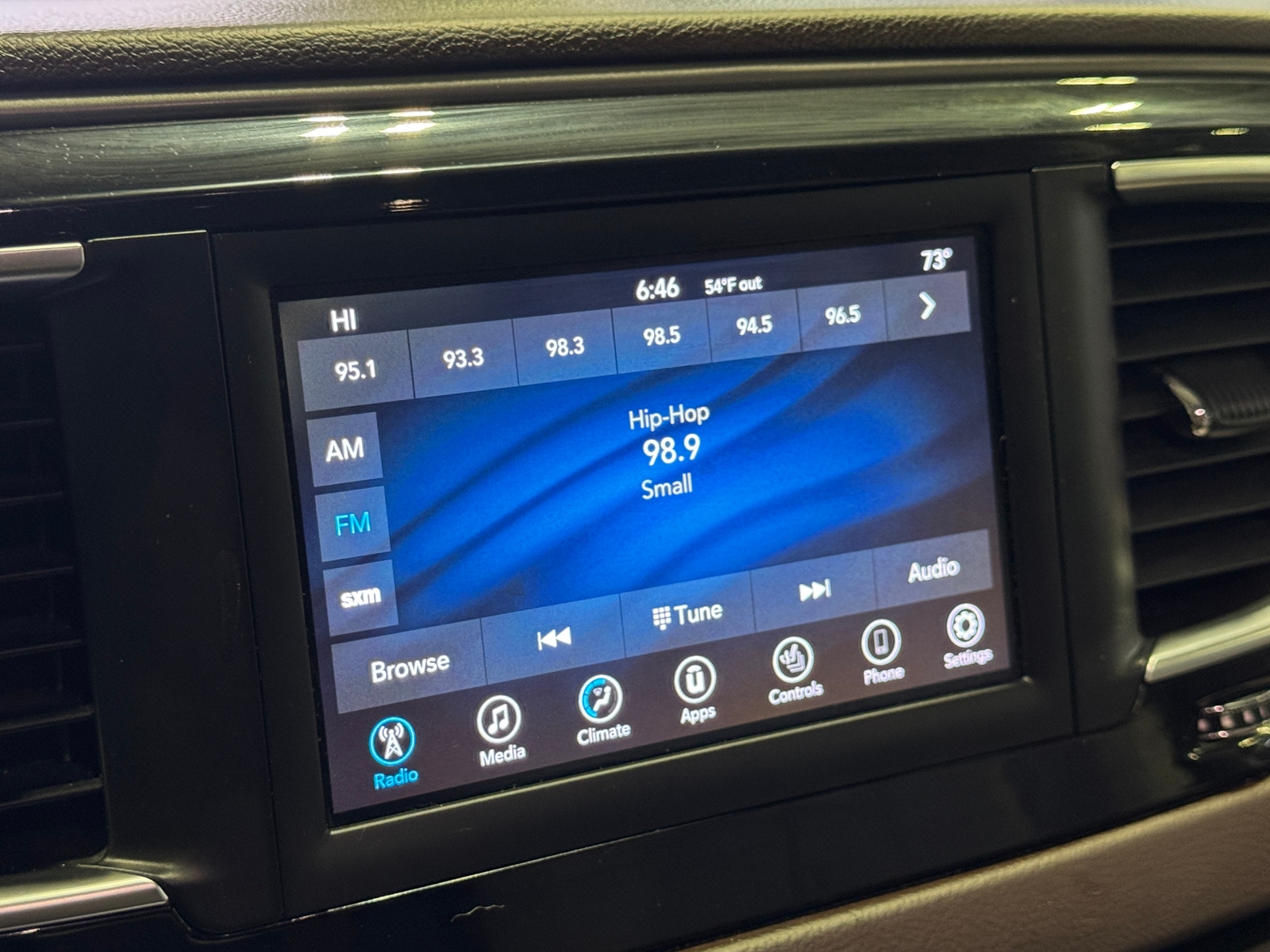 Thumbnail: 2018 Chrysler Pacifica - 4