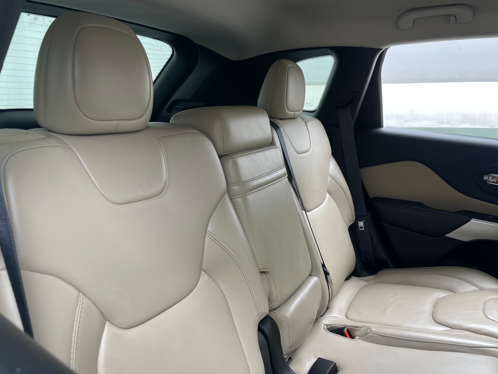 Thumbnail: 2017 Jeep Cherokee - 5