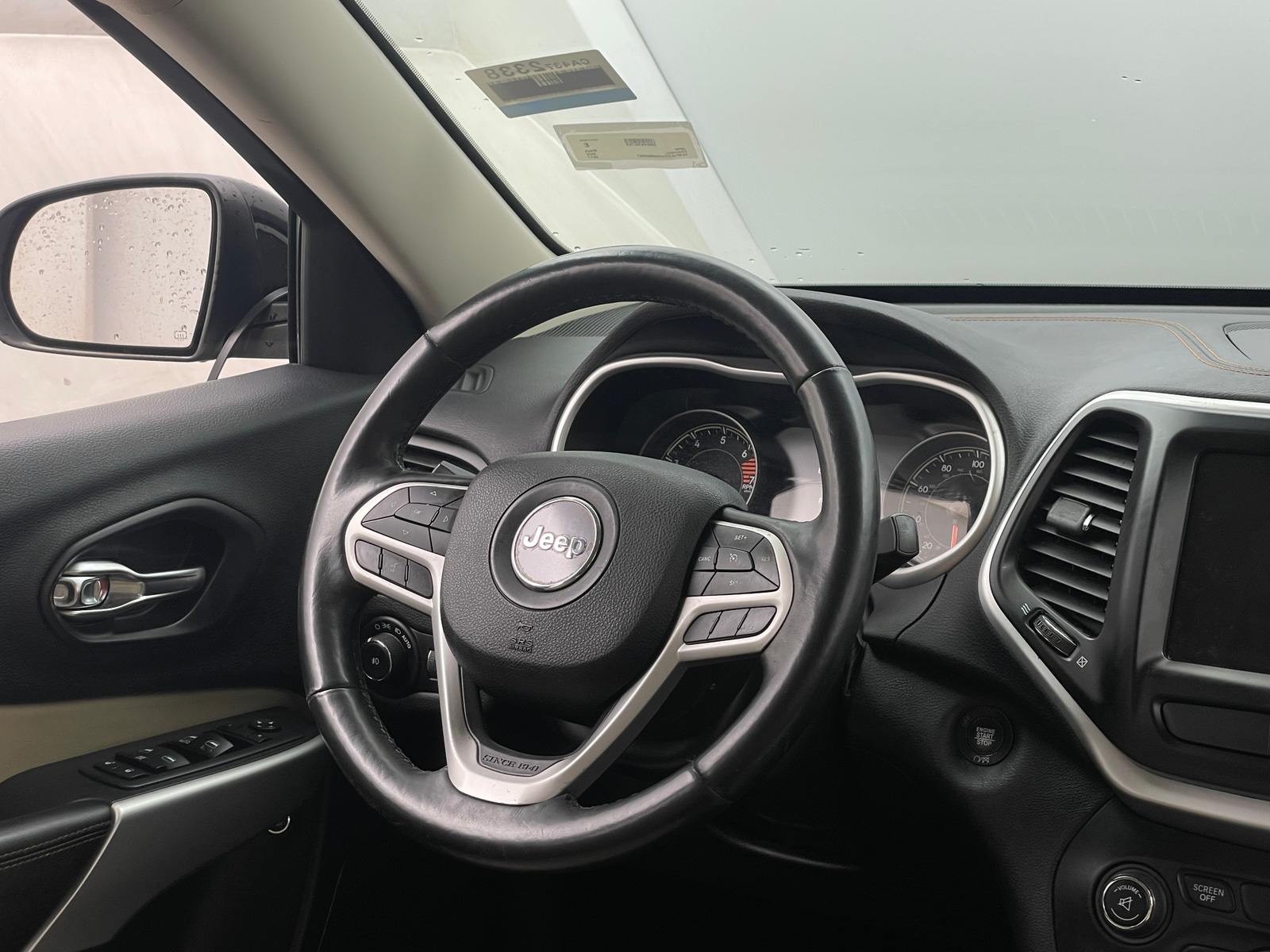 Thumbnail: 2017 Jeep Cherokee - 4