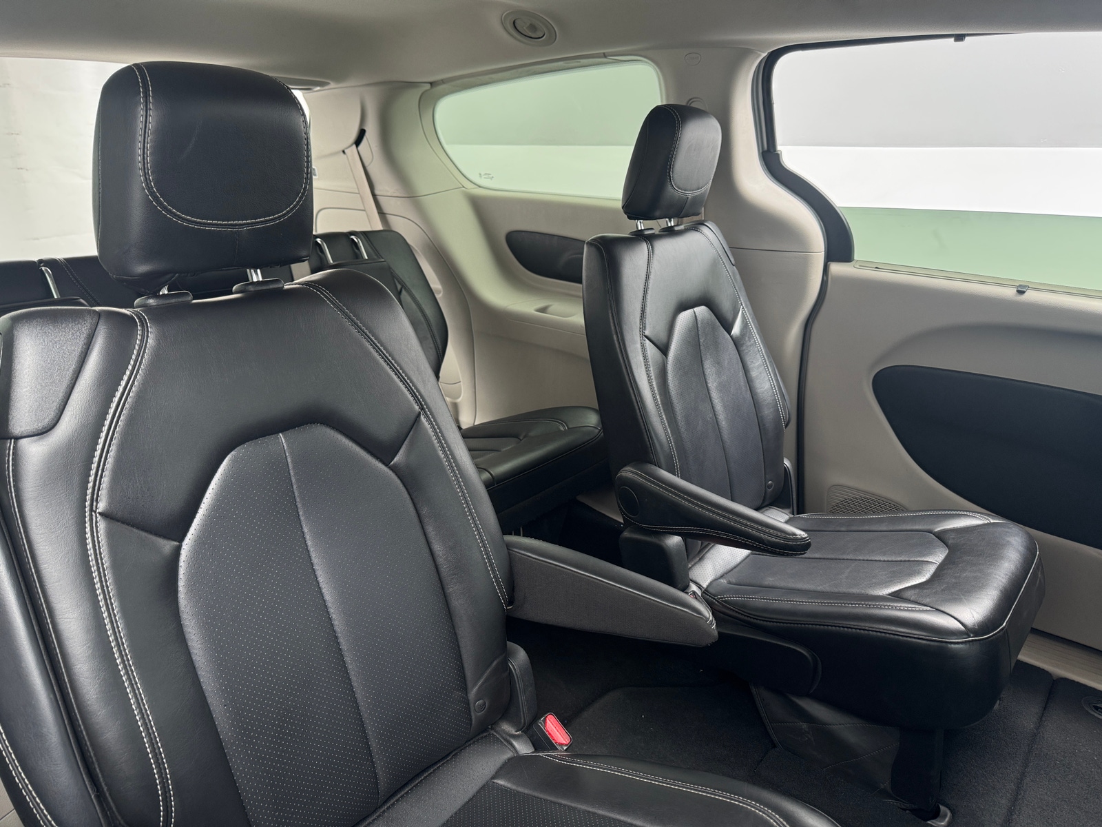 Thumbnail: 2024 Chrysler Pacifica - 5