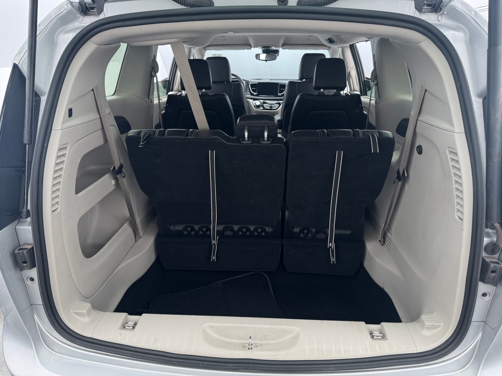 Thumbnail: 2024 Chrysler Pacifica - 6