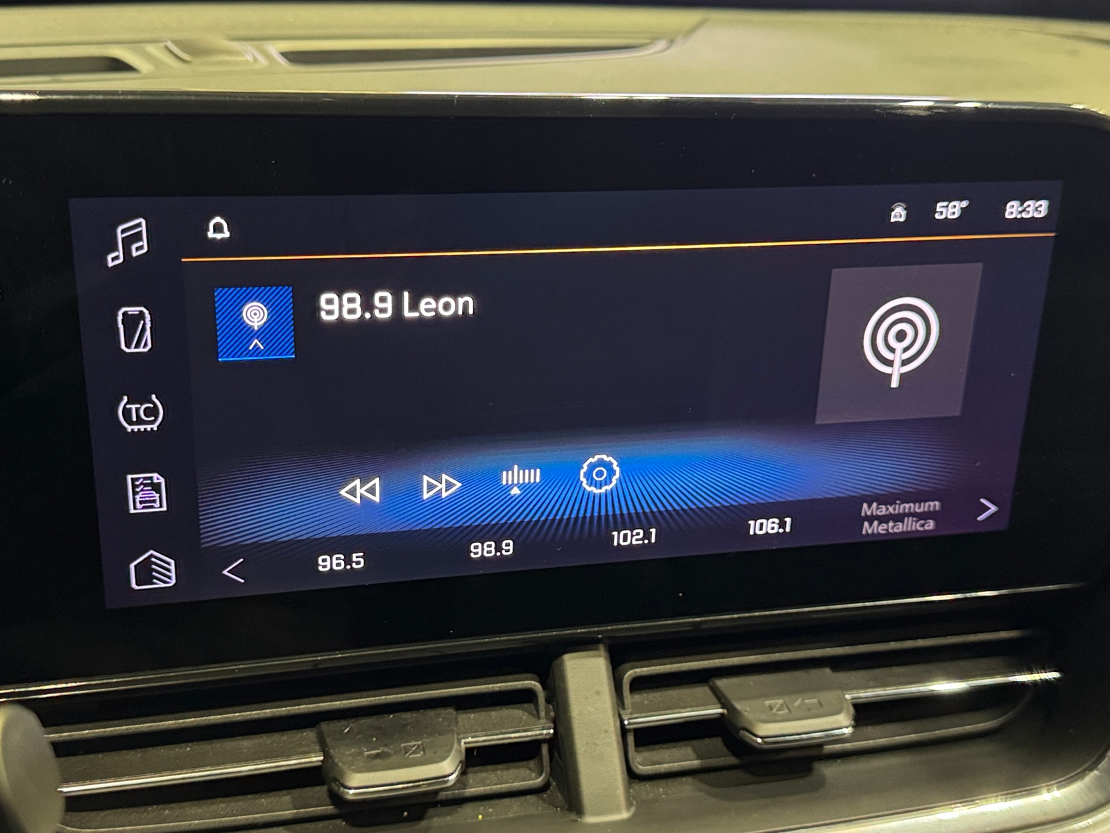 Thumbnail: 2025 Chevrolet Trax - 4