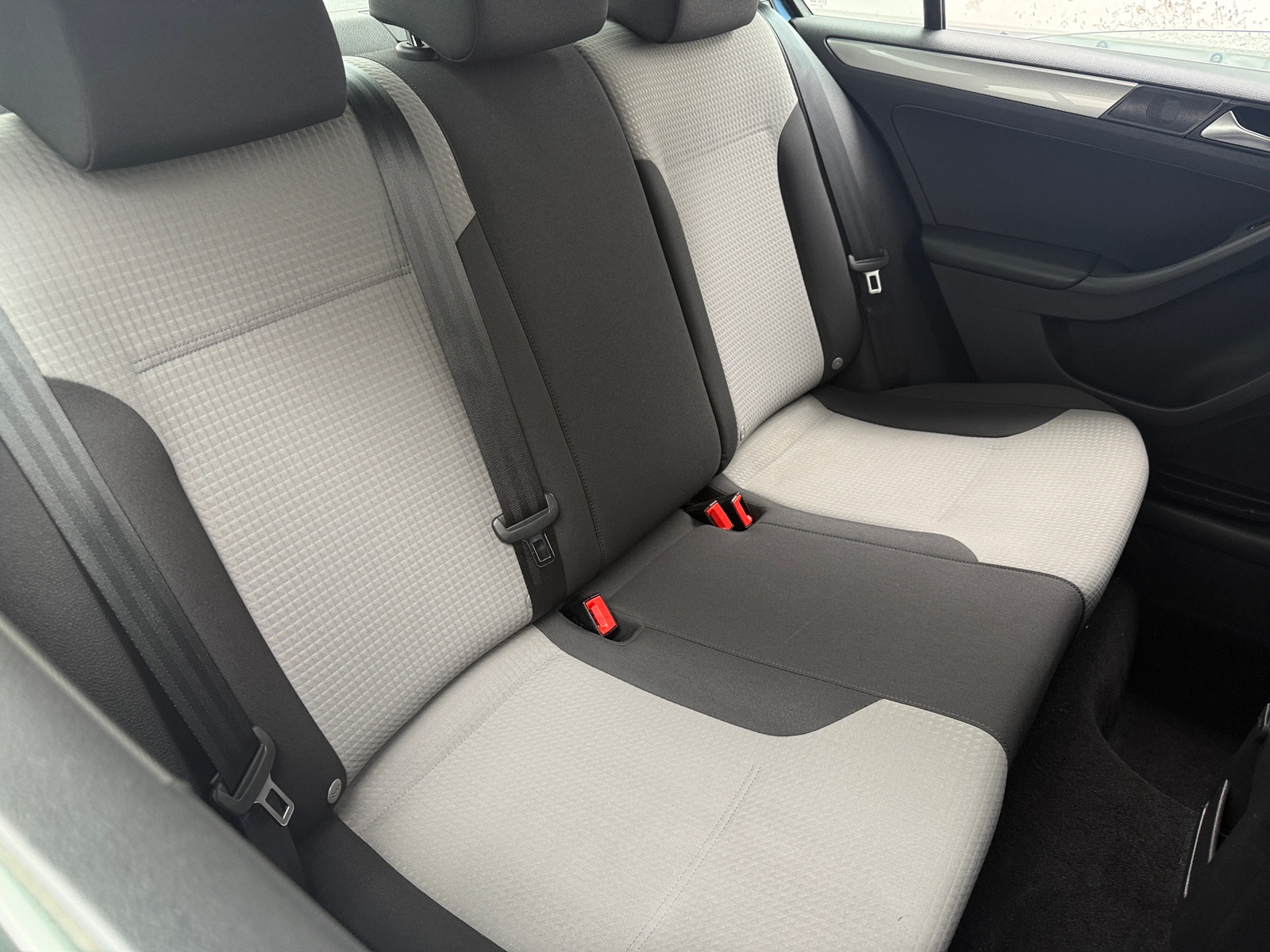 Thumbnail: 2017 Volkswagen Jetta - 6