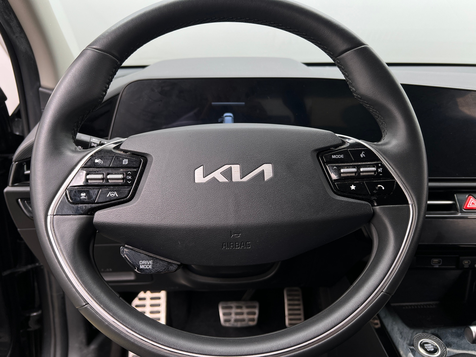 Thumbnail: 2023 Kia Niro - 5
