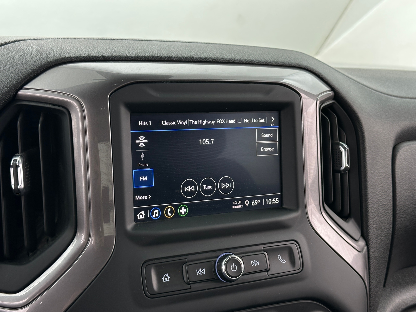 Thumbnail: 2024 Chevrolet Silverado 1500 - 4