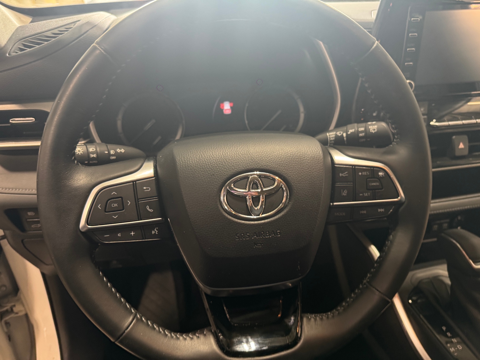 Thumbnail: 2021 Toyota Highlander - 4