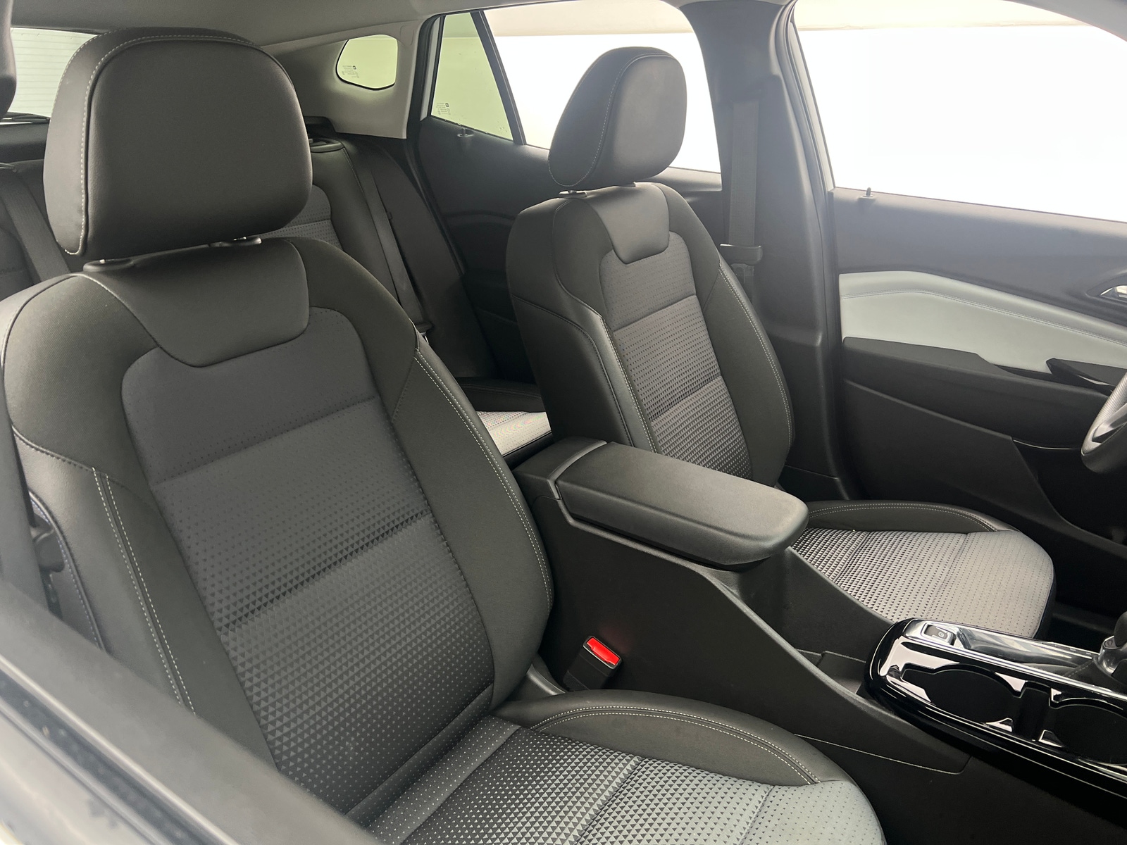 Thumbnail: 2025 Chevrolet Trax - 2