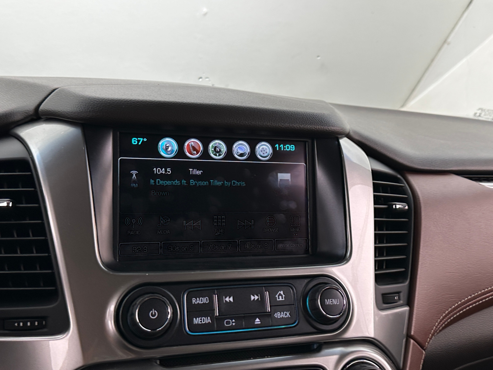 Thumbnail: 2019 Chevrolet Tahoe - 3