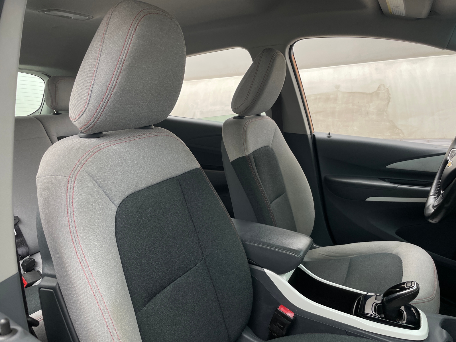 Thumbnail: 2017 Chevrolet Bolt EV - 2