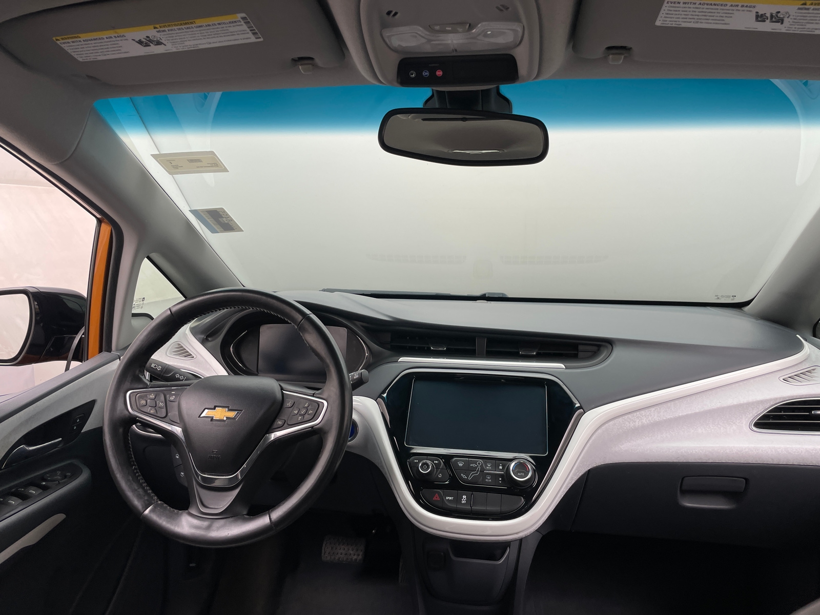 Thumbnail: 2017 Chevrolet Bolt EV - 3