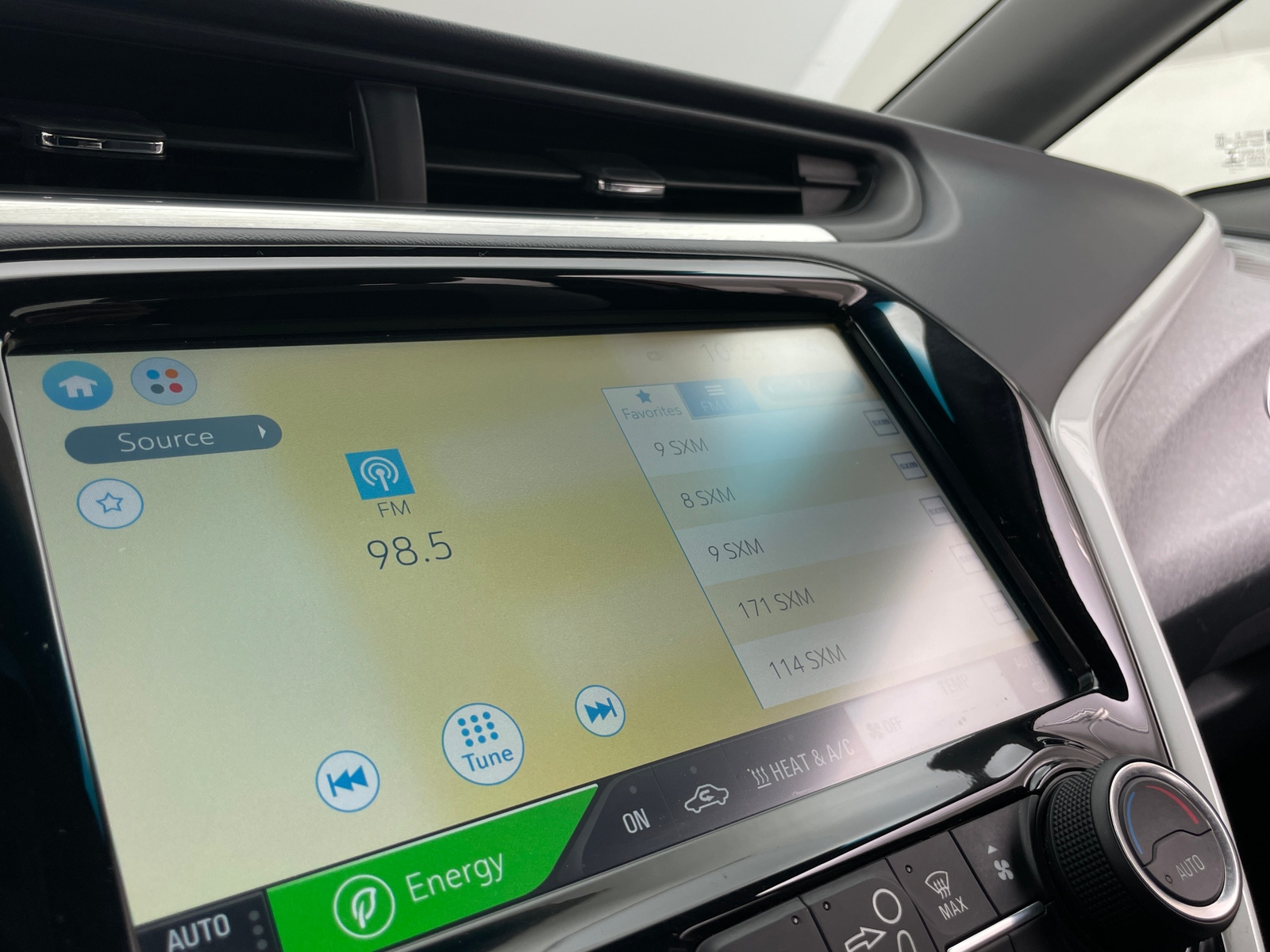 Thumbnail: 2017 Chevrolet Bolt EV - 4