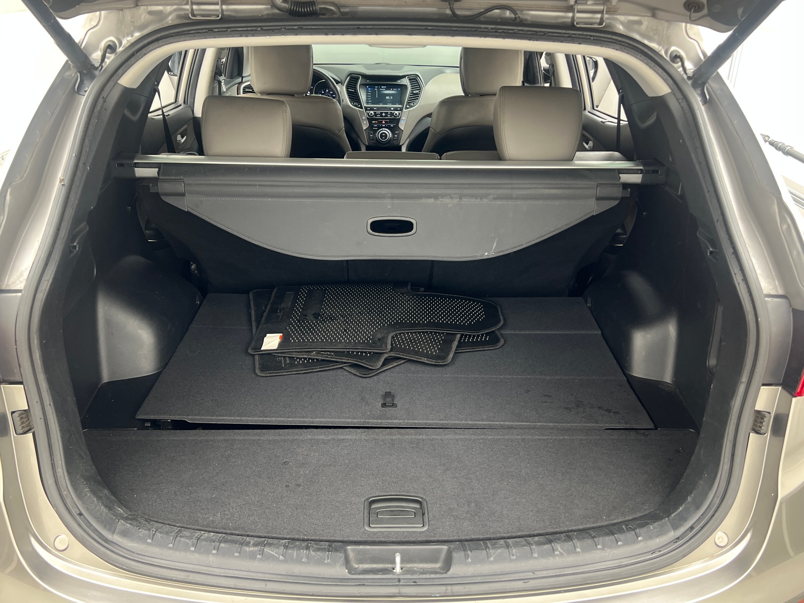 Thumbnail: 2017 Hyundai Santa Fe - 6