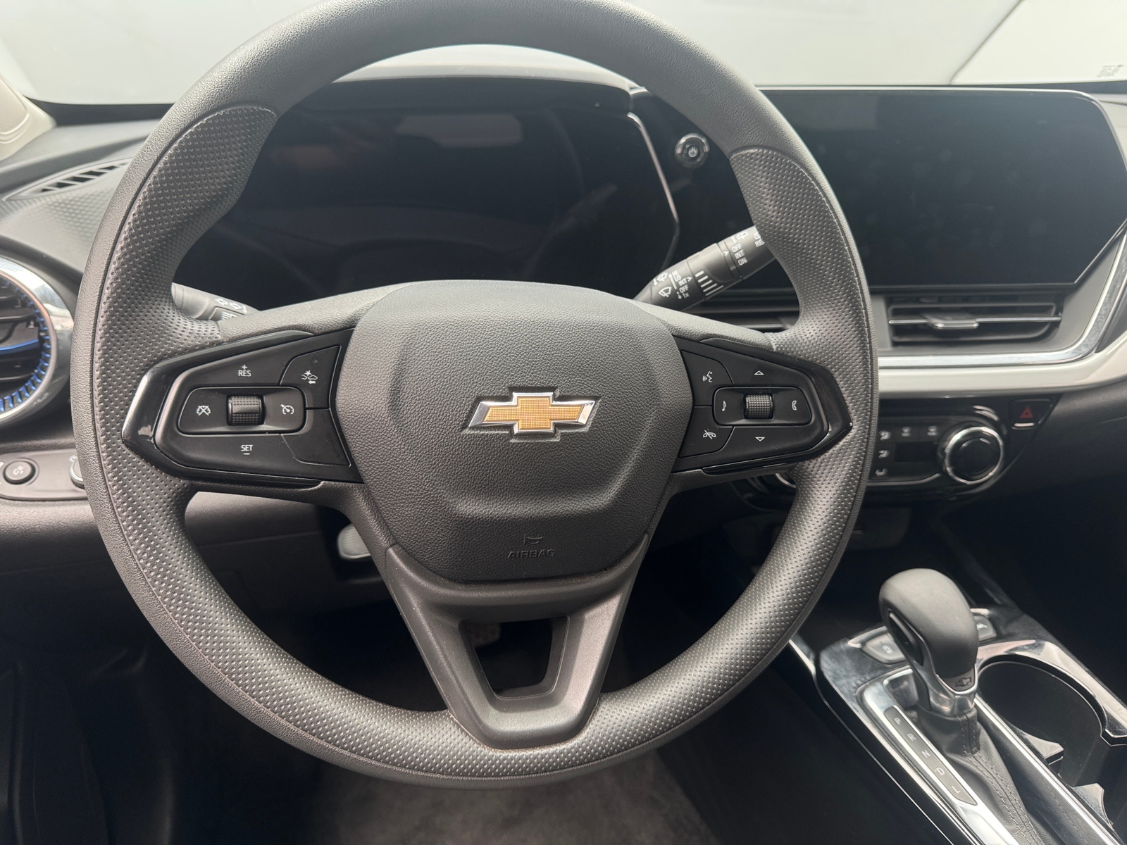 Thumbnail: 2025 Chevrolet Trax - 5