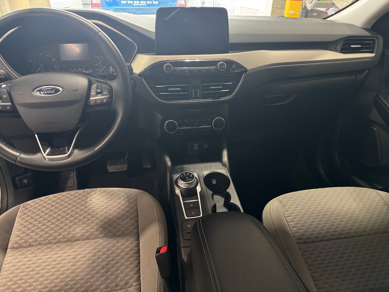 Thumbnail: 2022 Ford Escape - 3