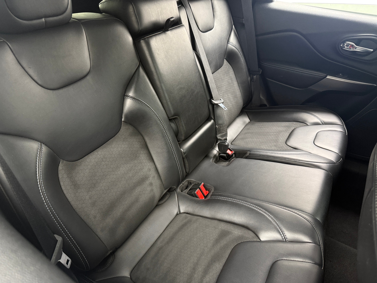 Thumbnail: 2020 Jeep Cherokee - 6