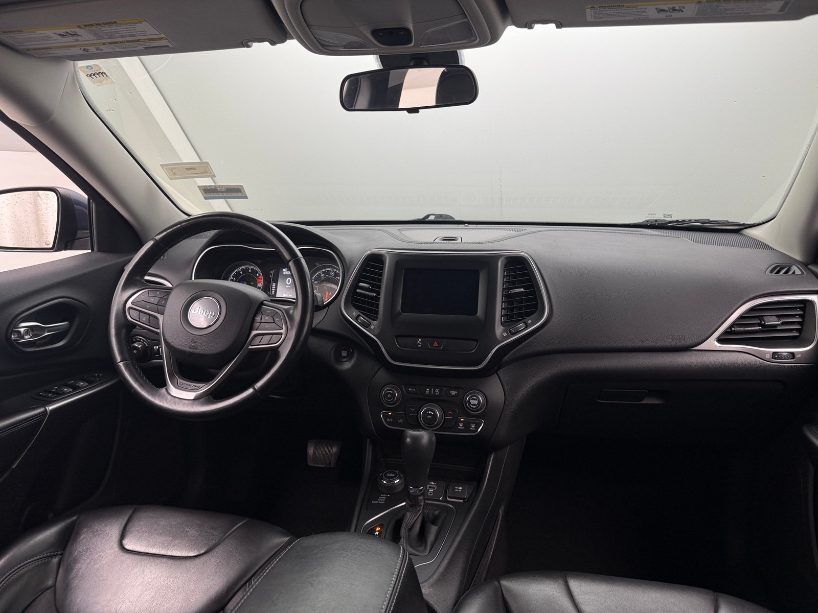 Thumbnail: 2020 Jeep Cherokee - 3