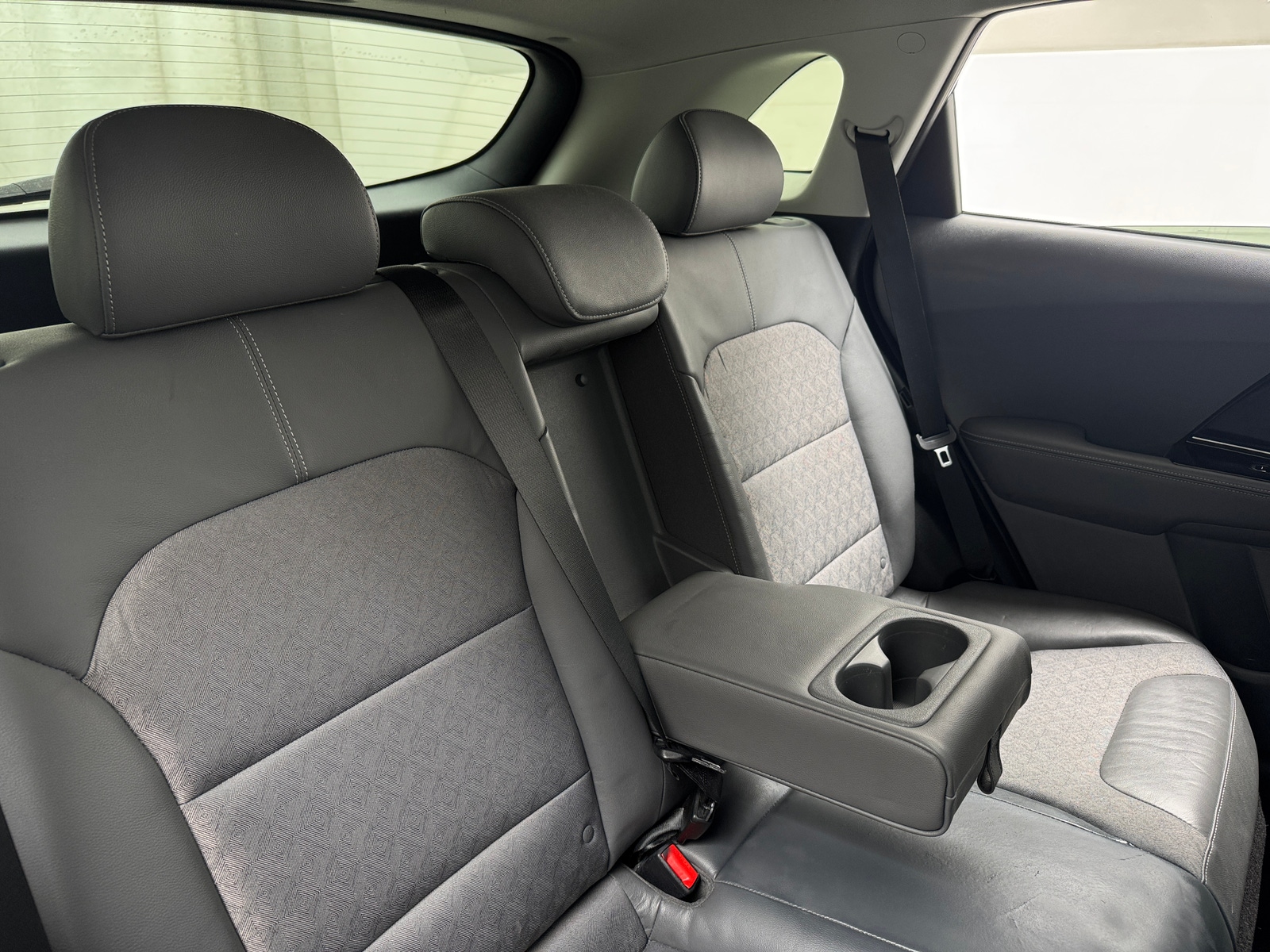 Thumbnail: 2017 Kia Niro - 5