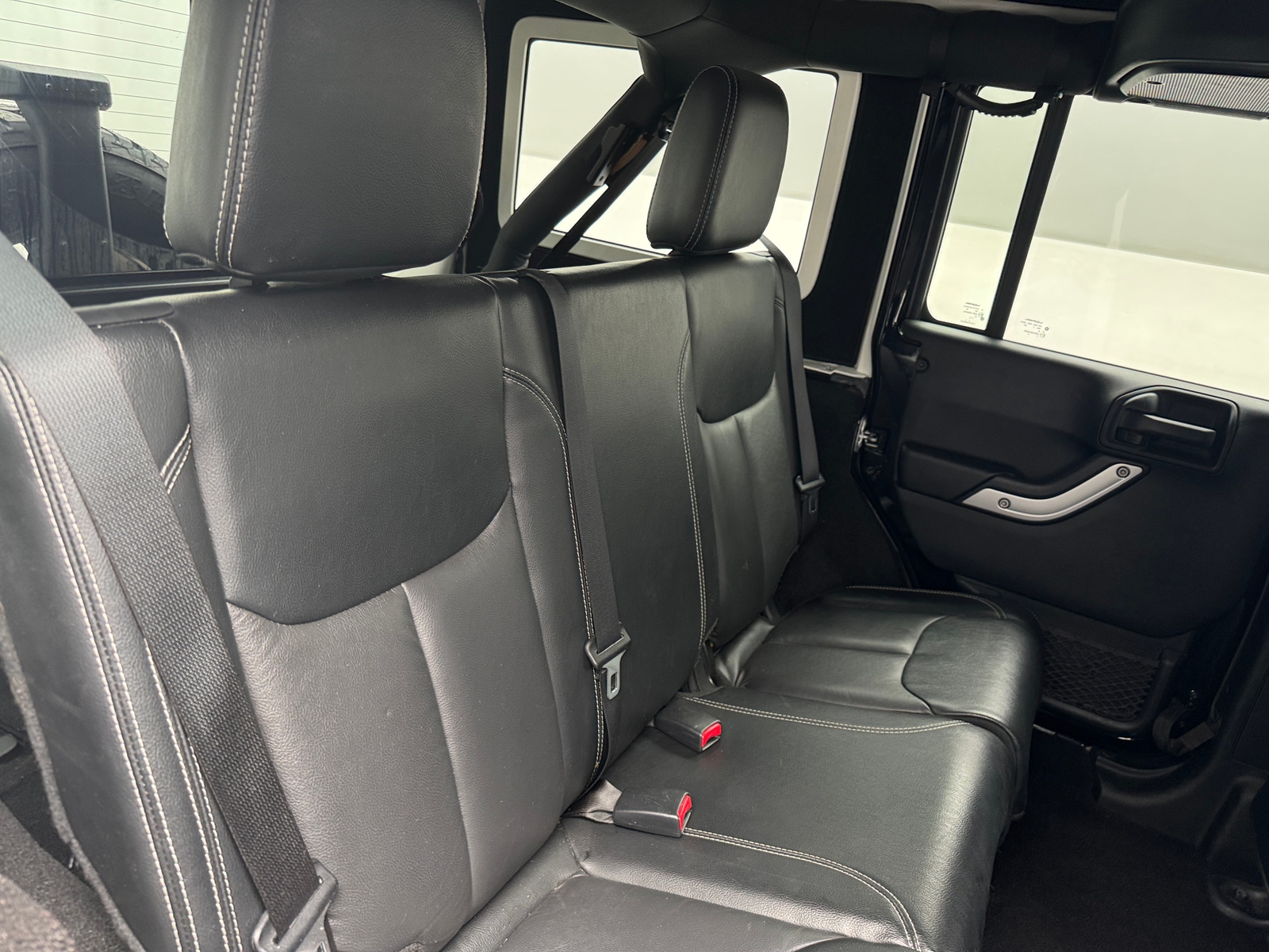 Thumbnail: 2017 Jeep Wrangler - 6