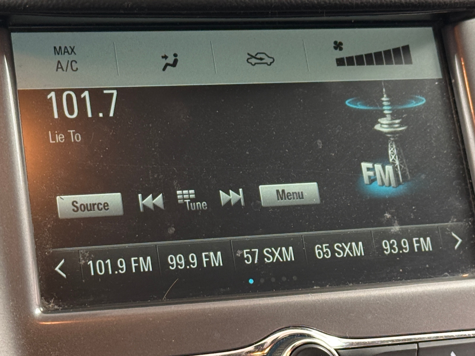 Thumbnail: 2017 Chevrolet Cruze - 4