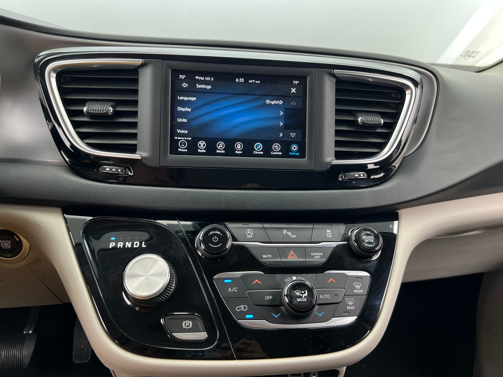 Thumbnail: 2020 Chrysler Pacifica - 3