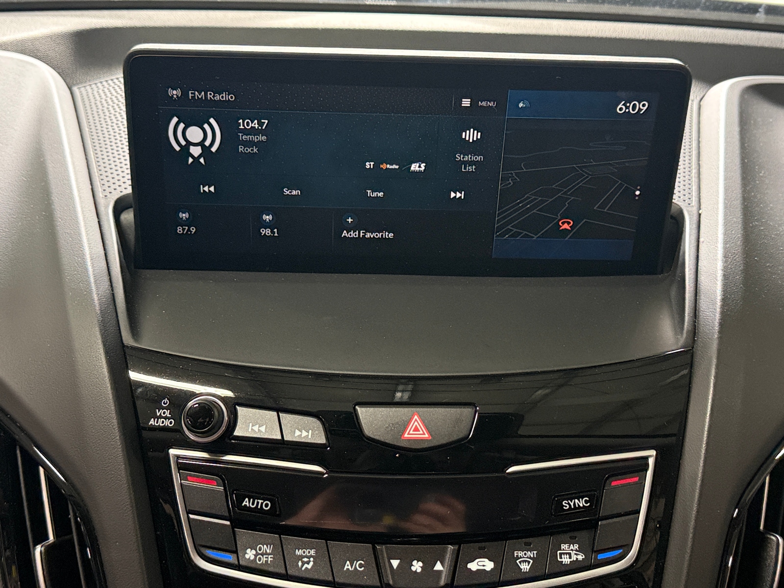 Thumbnail: 2023 Acura RDX - 3