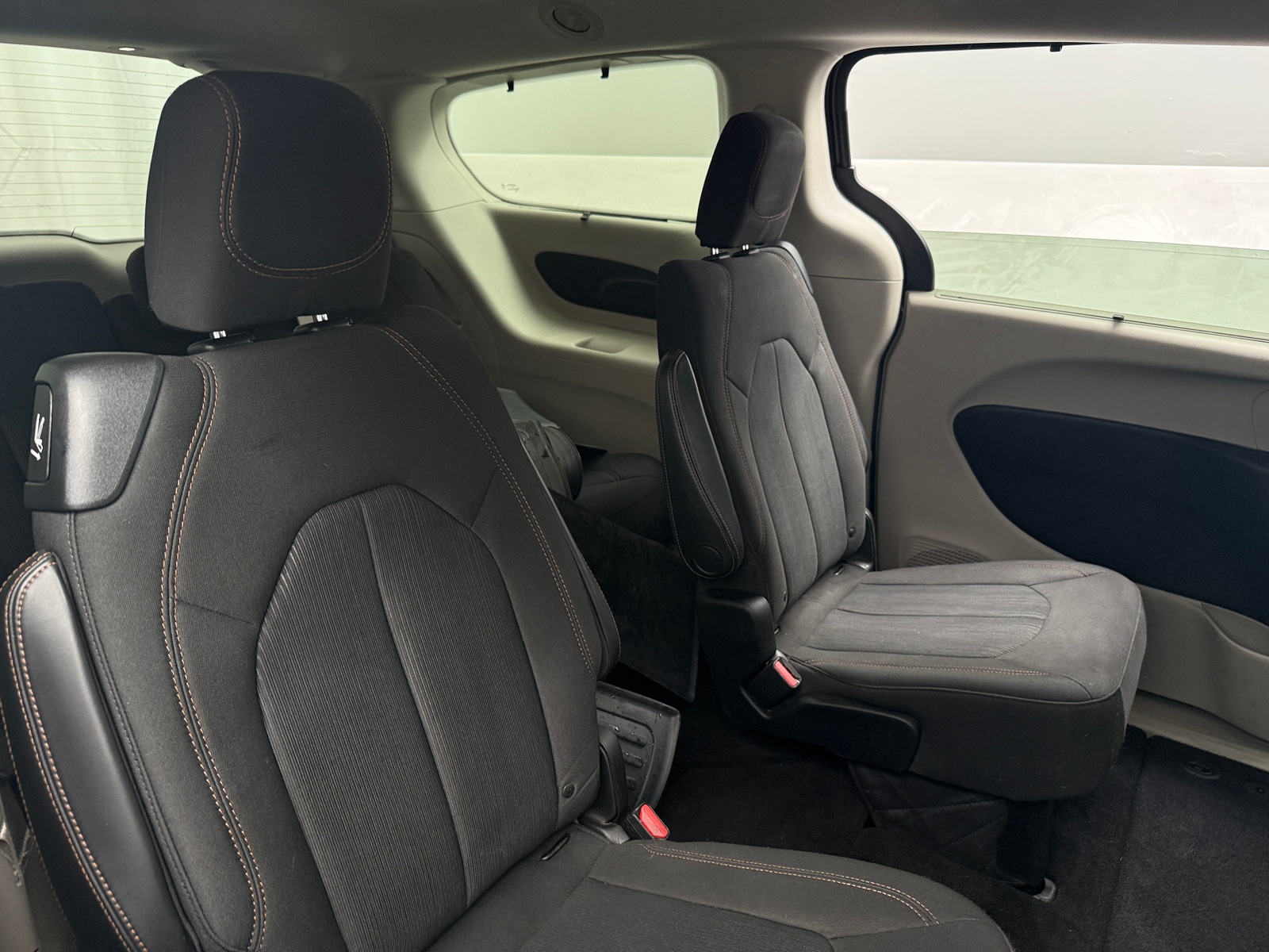 Thumbnail: 2017 Chrysler Pacifica - 6